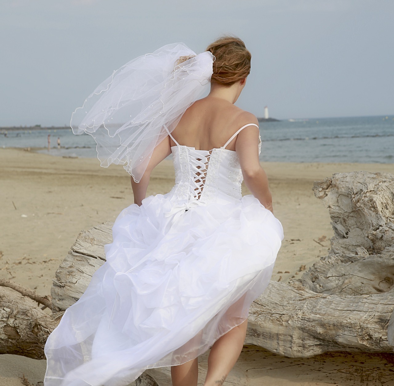 A Merry Wedding – TU